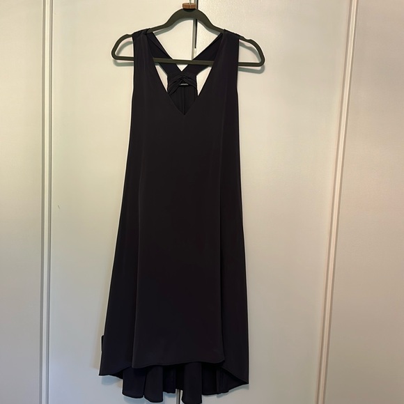 Club Monaco Dresses & Skirts - Club Monaco silk dress (m)